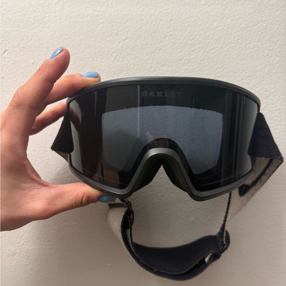 Oakley Dark Gray VR Headset